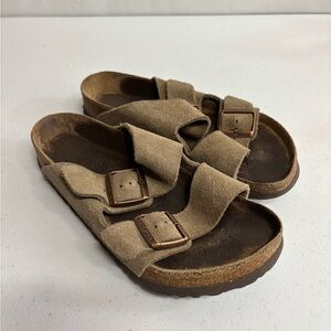 Birkenstock Arizona sandals in a soft taupe suede leather Women Size 38